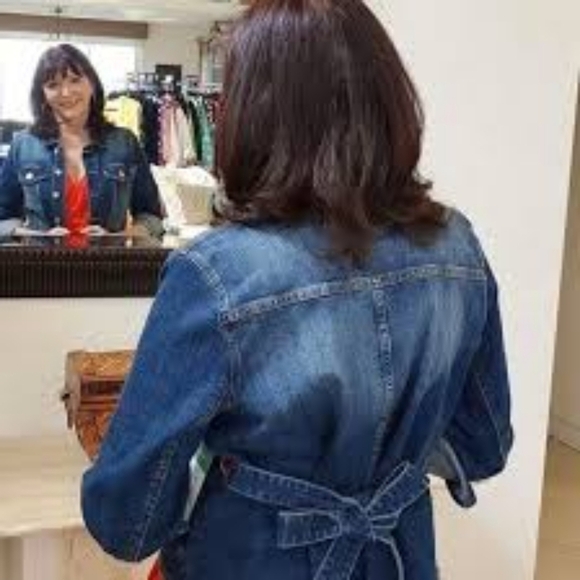 CAbi Jacket Women Small Dylan 5662 Jean Denim Belted Button Fringe Fray Raw Hem - Picture 14 of 14